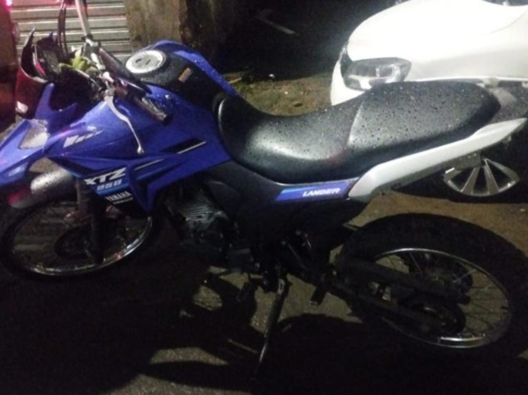 Flagrado em junho com veículo roubado, criminoso liberado em audiência de custódia volta a ser preso com moto roubada