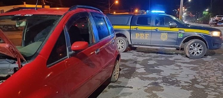 PRF prende motorista embriagado e inabilitado em Seabra