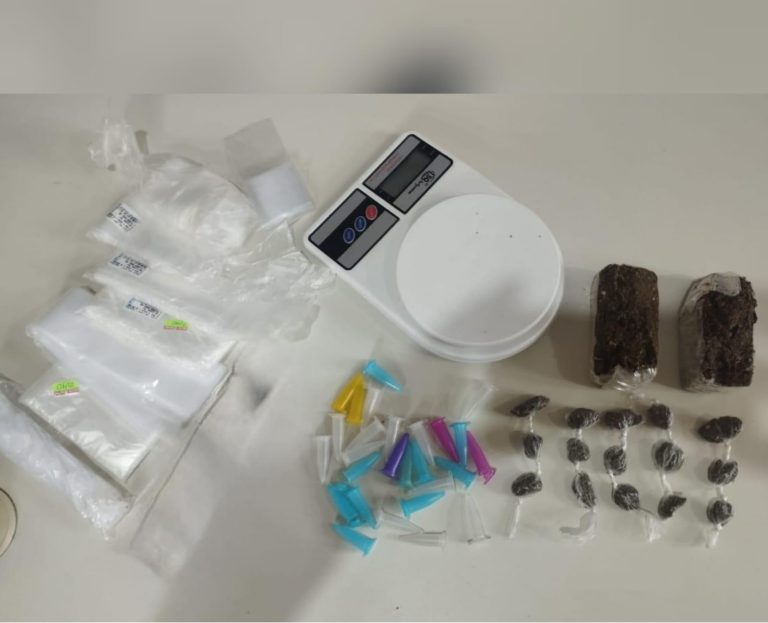PM apreende droga em Almadina