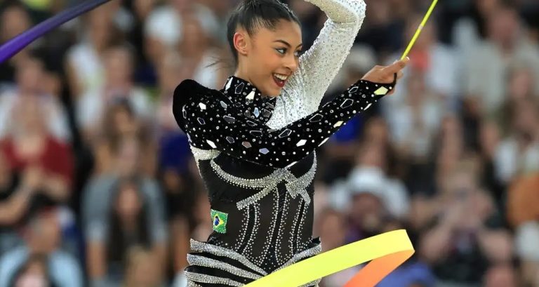 Ginástica rítmica: Bárbara Domingos põe Brasil em 1ª final individual