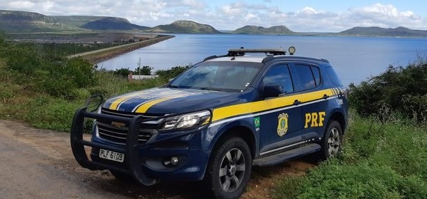 PRF apreende meio milhão de reais em espécie na BR-116 em Feira de Santana