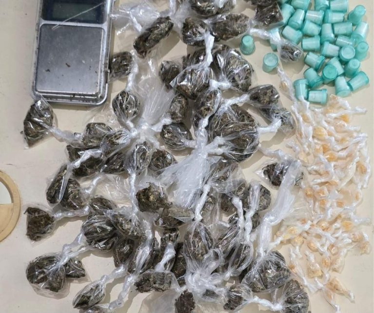 PM apreende drogas em Simões Filho
