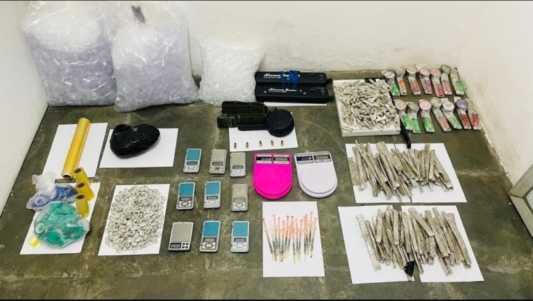 PM apreende carregador e droga na Engomadeira
