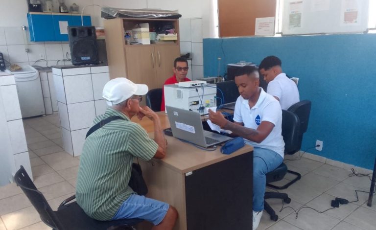 Equipe da Embasa atende população no bairro Santa Cruz até sexta-feira (16)