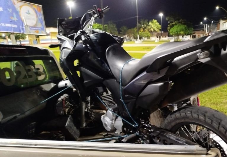 PM recupera moto e prende dois suspeitos em Acajutiba