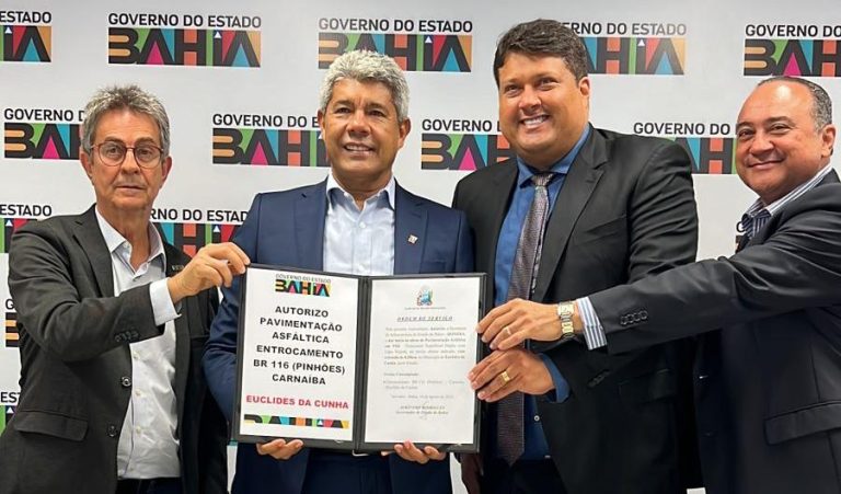 PINHÕES À CARNAÍBA: Jerônimo atende pedido do prefeito de Euclides da Cunha e autoriza pavimentação