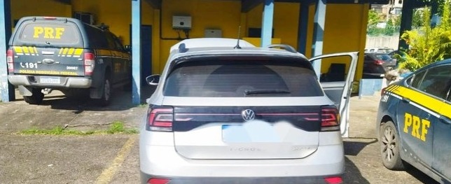 Advogado compra carro furtado na ‘mão’ do primo e acaba detido na BR 324 por receptação