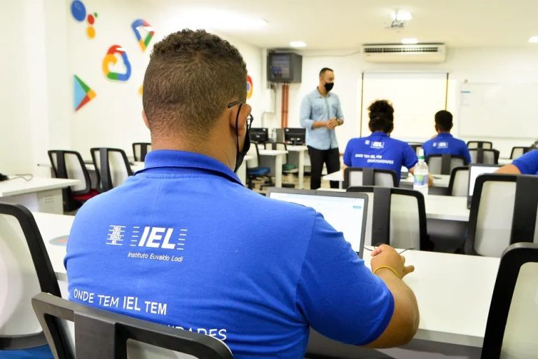 Dia do Estagiário: como aproveitar as oportunidades e impulsionar a carreira