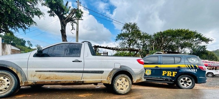 PRF recupera veículo roubado durante Operação Conatus em Teolândia