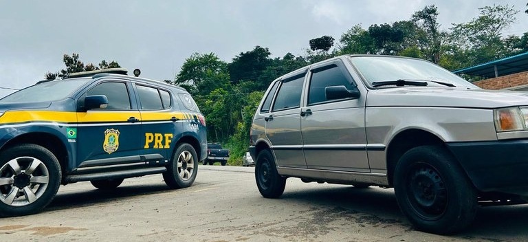 PRF recupera veículo roubado durante Operação Conatus na BR 101 em Gandu