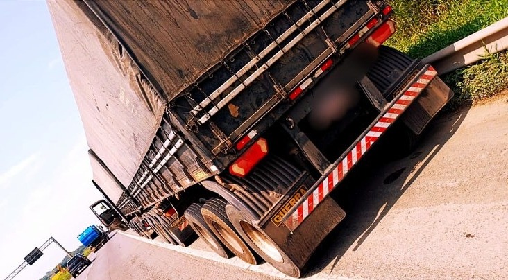 Bitrem de 9 eixos é flagrado pela PRF com mais de 13 toneladas em excesso