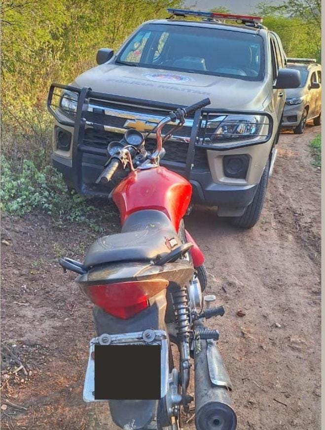 Motocicleta roubada é recuperada pela PM em Jequié