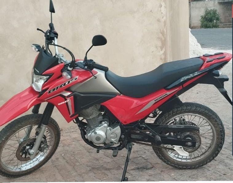 Motocicleta com restrição de furto/roubo é recuperada pela PM em Presidente Dutra