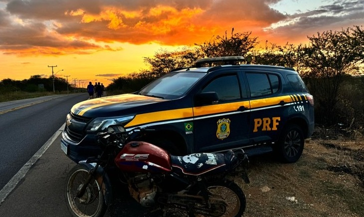 Motocicleta roubada é recuperada pela PRF em Canudos