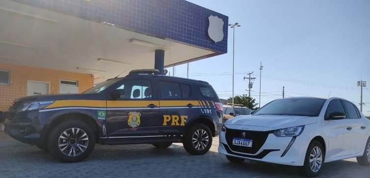 Em Paulo Afonso , PRF recupera veículo com registro de roubo