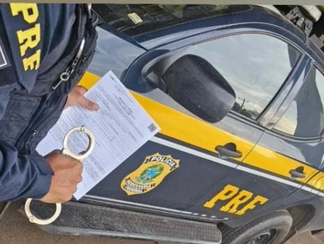 PRF cumpre mandado e prende homem acusado de roubo em Itabuna