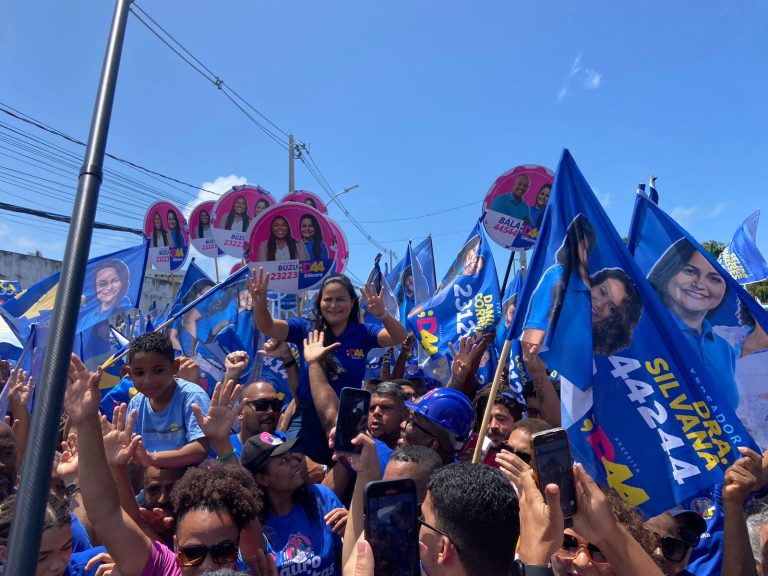 Débora faz caminhada com 10 mil pessoas e dispara: “É Bruno em Salvador e a gente em Lauro”