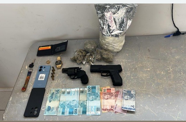 Homem é preso com drogas, revólver e arma falsa em Luís Eduardo Magalhães
