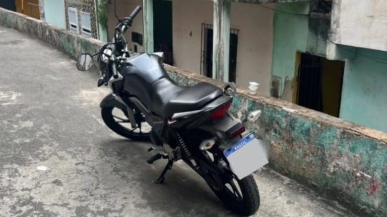 MOTO ROUBADA E CLONADA! Polícia Militar recupera veículo em Pau Miúdo