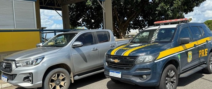 Hilux é apreendida na BR 101 com todos os elementos identificadores adulterados