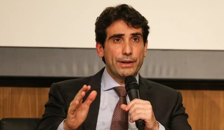 Presidente do BC anuncia uso de Pix como garantia de empréstimos