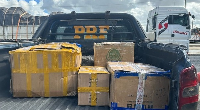 PRF apreende grande quantidade de mercadorias irregulares em Feira de Santana