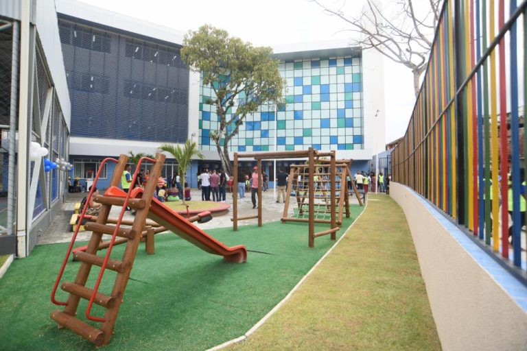 VIOLÊNCIA EM SALVADOR: Escolas de três bairros sem aulas e mais de 3 mil alunos prejudicados