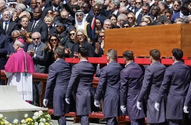 Papa Francisco é enterrado em cerimônia vista por milhares de fiéis e autoridades mundiais 2 WhatsApp Image 2025 04 26 at 11.20.49