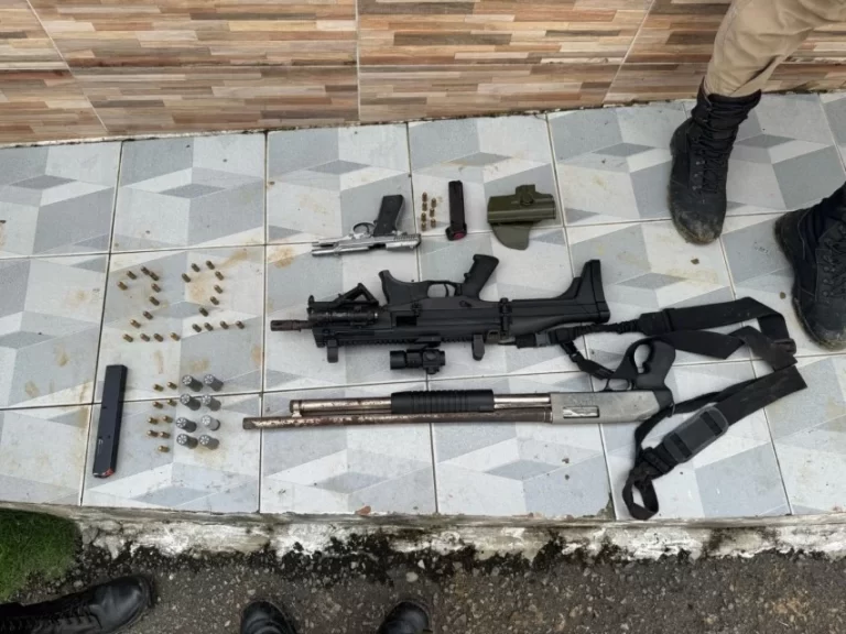 PM apreende armas em Fazenda Grande I