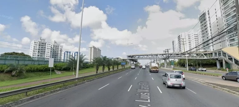 Subtenente da PM é esfaqueado no rosto durante assalto na Avenida Paralela