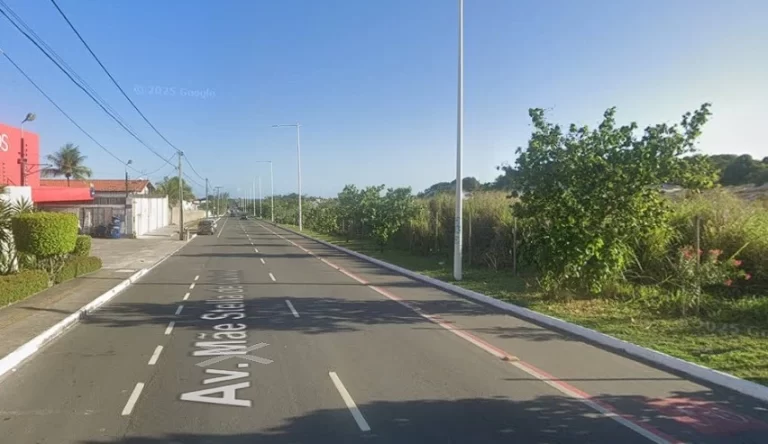 COM AS MÃOS AMARRADAS: Homem é morto à bala na Avenida Mãe Stella de Oxóssi