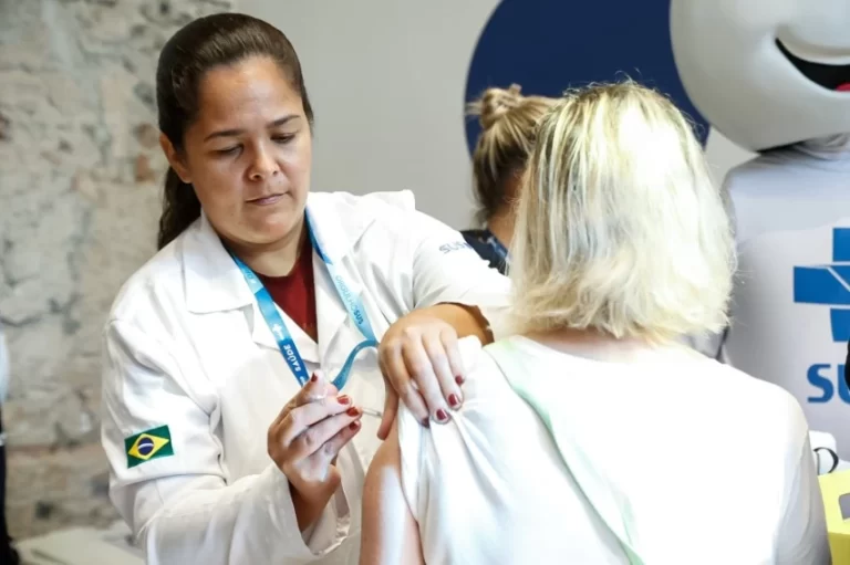Ministério da Saúde apoia Dia D de vacinação contra gripe na indústria e setor bancário