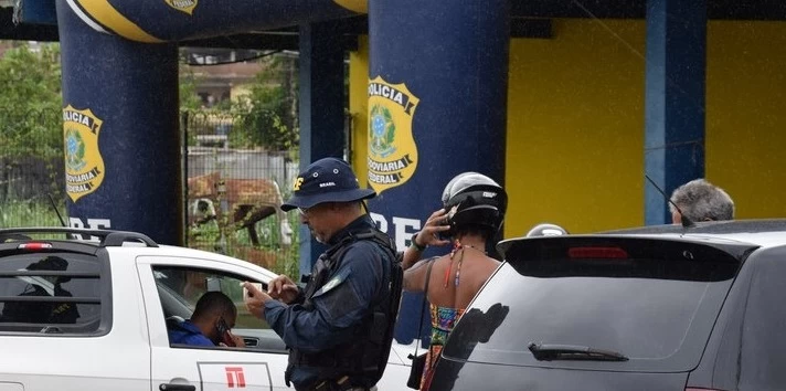 PRF dá início ao Maio Amarelo na Bahia com ação de conscientização em Simões Filho