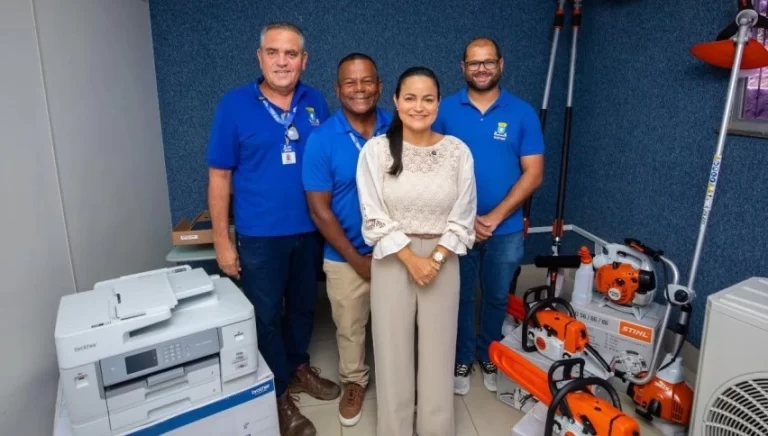 Prefeita Débora celebra chegada de novos equipamentos para fortalecer ações da SEMMA