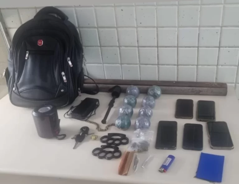 Trio é flagrado com bombas caseiras, soqueiras e droga e é detido pela PM em São Cristóvão
