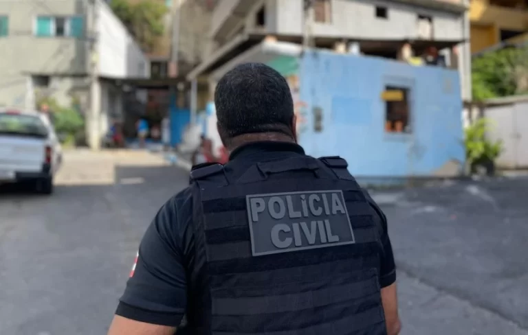 CAPTURADO: Acusado de tentar matar ex com facão é preso em fábrica em SAJ