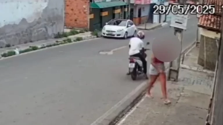 Ladrão rouba moto em Feira de Santana e pede ajuda da própria vítima para ligar o veículo; veja