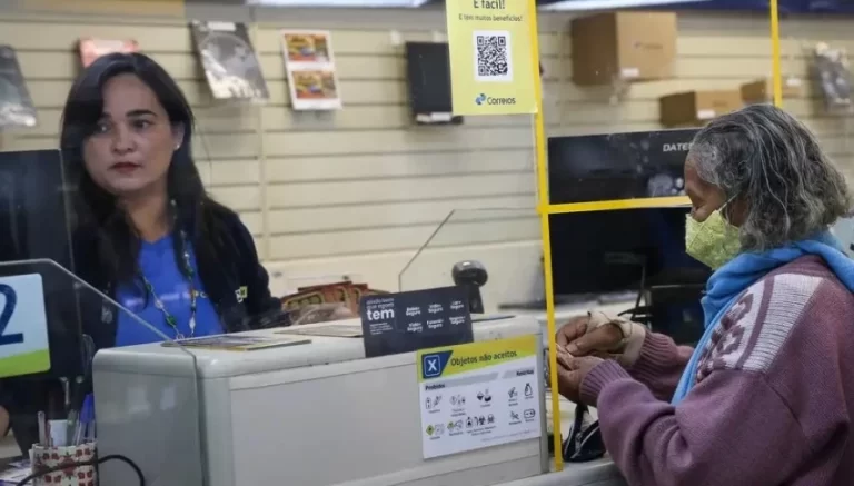 Mais de 488 mil aposentados foram aos Correios contestar descontos