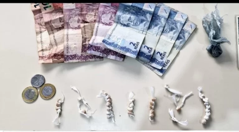 Polícia Militar apreende droga em Candiba