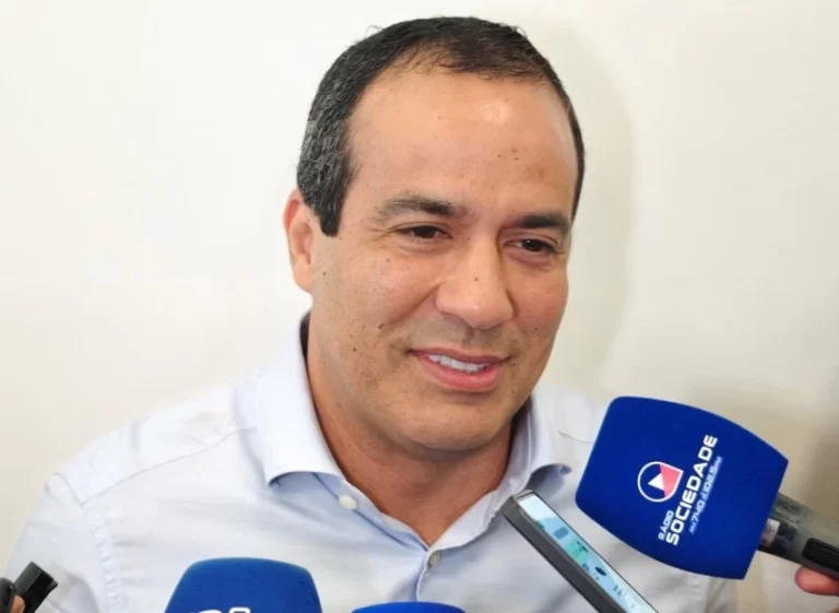 Prefeitura vai garantir merenda para alunos durante greve dos professores, anuncia Bruno Reis