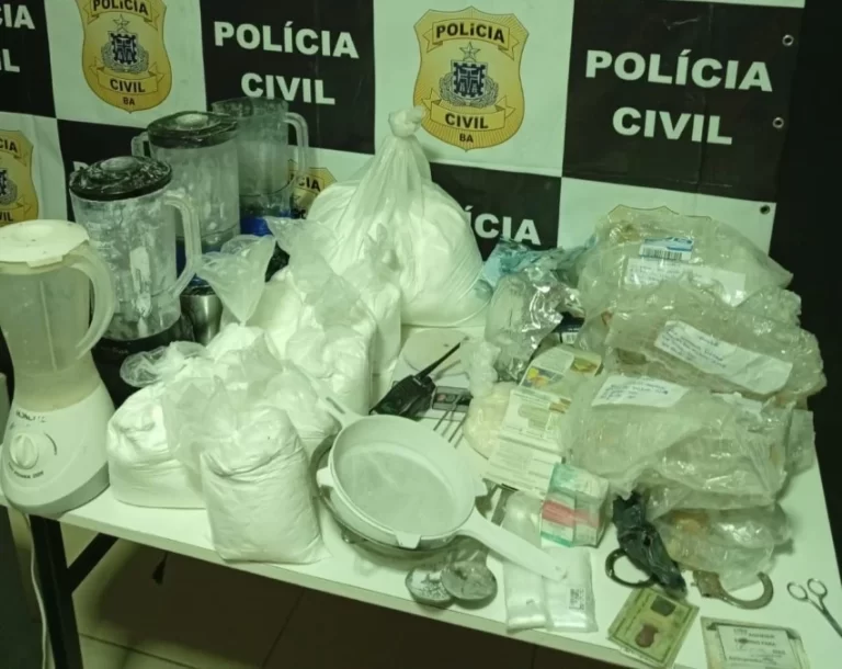 DUPLA CRIMINOSA NA CADEIA! Laboratório de refino de cocaína é desarticulado em Cruz das Almas