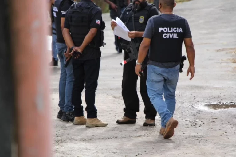 ALVOS CERCADOS! Polícia Civil cumpre mandados contra facção envolvida em mortes em Camaçari