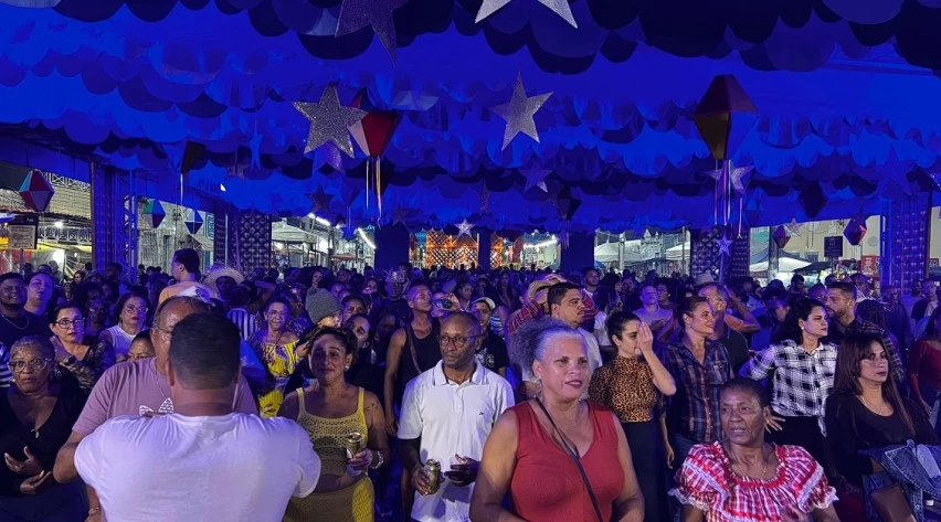 No primeiro dia do São João de Santo Amaro, Flaviano Bomfim comemora sucesso de público e elogia decoração feita com “carinho e tradição” 1 Flaviano Bomfim - No primeiro dia do São João de Santo Amaro, Flaviano Bomfim comemora sucesso de público e elogia decoração feita com “carinho e tradição”