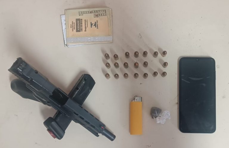 Trio é detido pela PM com pistola turca e maconha em Simões Filho