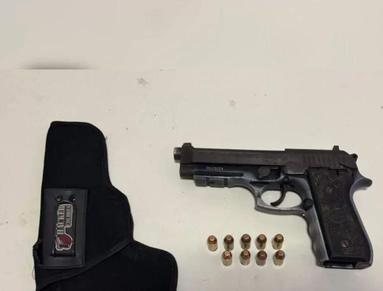 COM PISTOLA NA CINTURA: Dupla armada é detida durante abordagem em Curaçá
