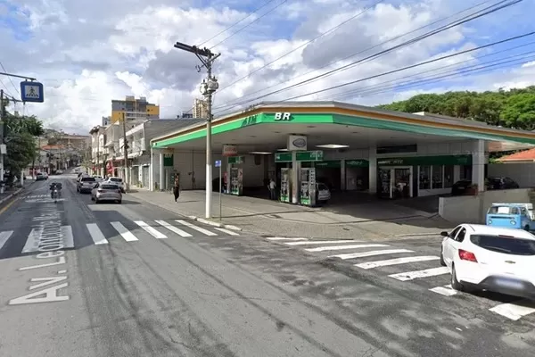 QUER CARONA? Senador gasta com gasolina o suficiente para dar 5 voltas na Terra