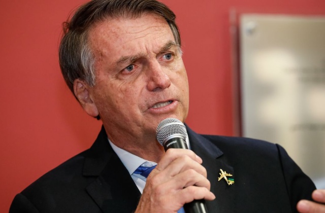 Bolsonaro passa mal e é hospitalizado no Rio Grande do Norte