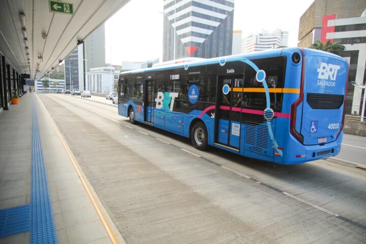 BRT Salvador passa a ter mulheres no quadro de motoristas do sistema