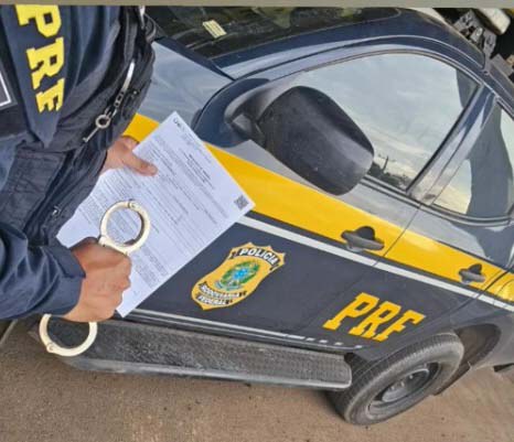 PRF prende passageiro de caminhão com Mandado de Prisão em aberto por Estupro de Vulnerável