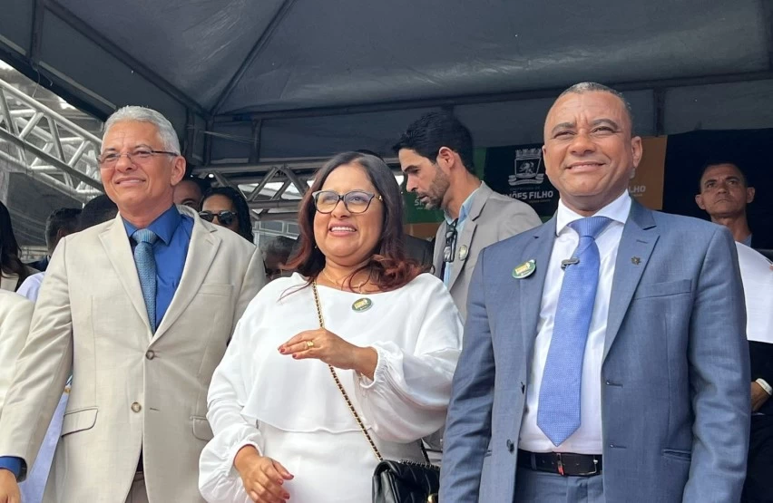 Del Soares nega rompimento político e anuncia pacote de obras: “Seguimos unidos por Simões Filho” 1 Del Soares - Del Soares nega rompimento político e anuncia pacote de obras: “Seguimos unidos por Simões Filho”